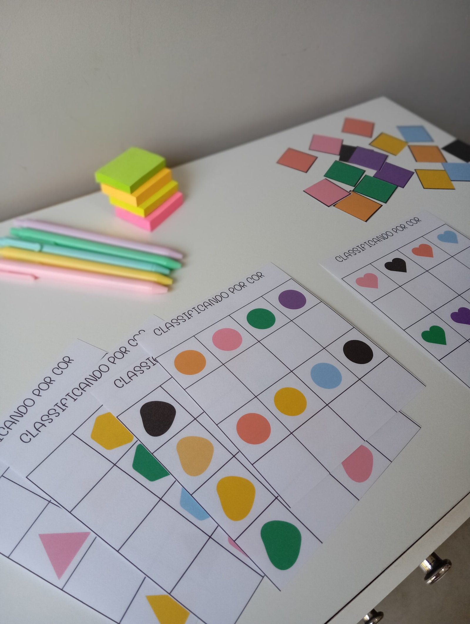 Atividade Pedagógica – Classificando por Cor | PDF Imprimível para Educação Infantil - Imagem 3